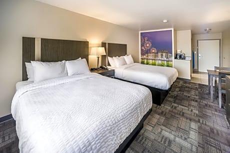 Queen Room with Two Queen Beds - Non-Smoking