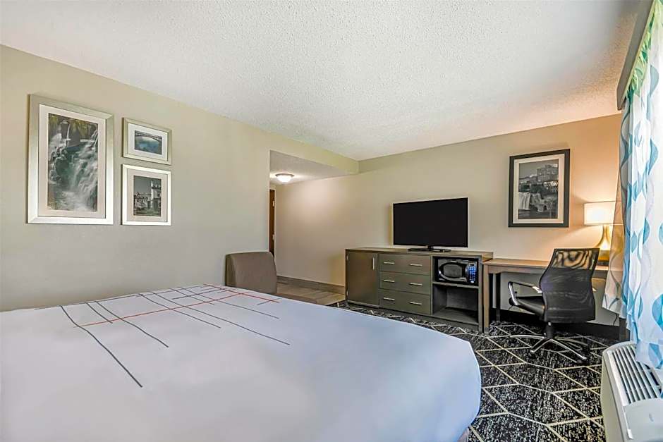 La Quinta Inn & Suites by Wyndham Batavia