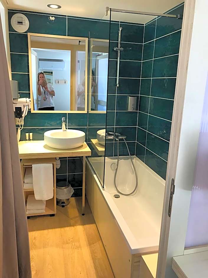 Hôtel-Restaurant "Les Rochers"