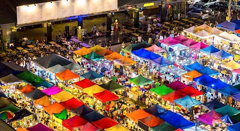 White House Asoke Sukhumvit 18