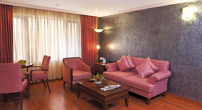 Le Lac Sarovar Portico Ranchi