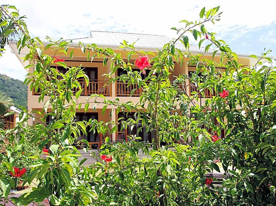 Pirogue Lodge