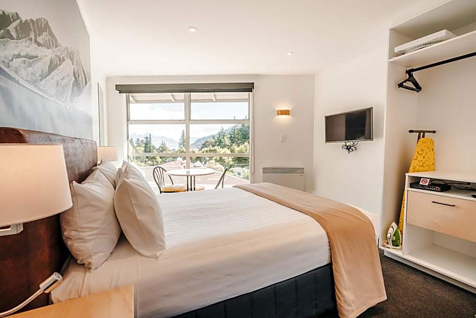 Blue Peaks Lodge
