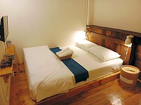 8 Bed Share Mixed