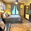 Hilltop Manor Bed And Breakfast