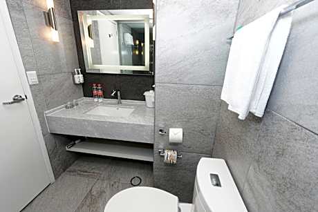 2 Queen Standard Garden View