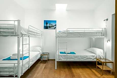 Quadruple Room with Private Bathroom