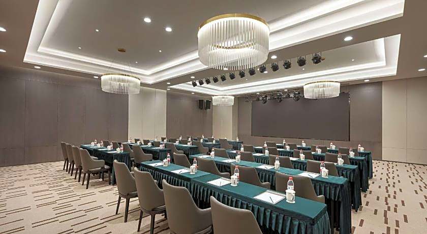 Ramada by Wyndham Bayannur