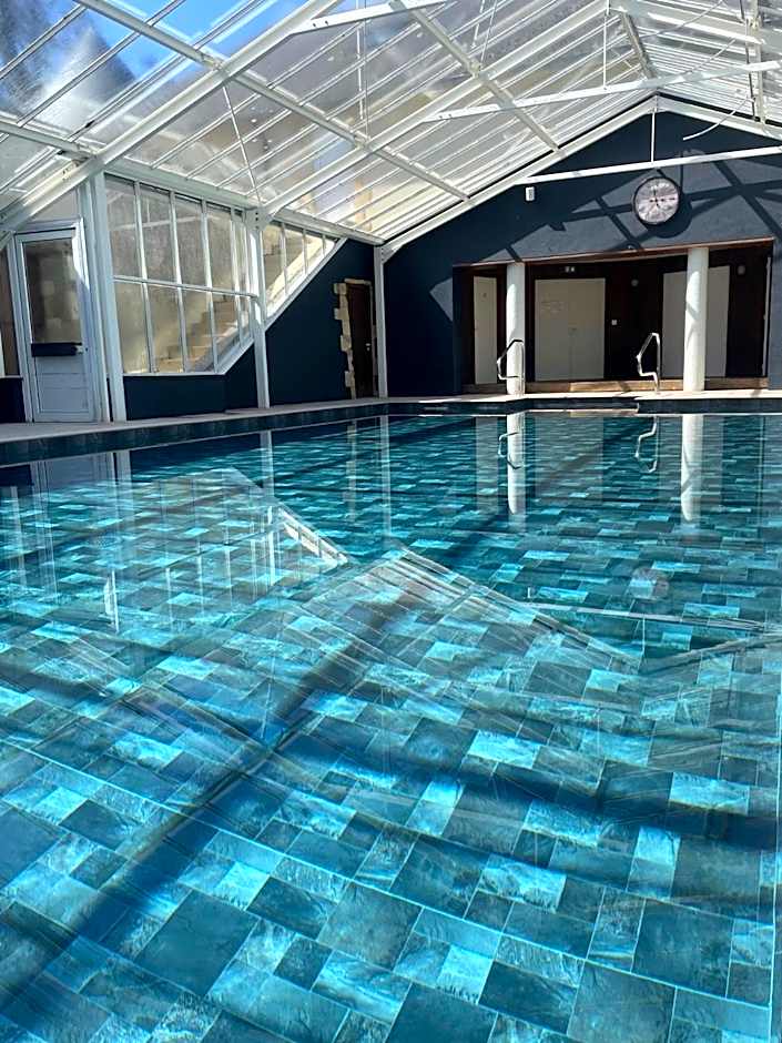 Grand Hôtel "Château de Sully" - Piscine & Spa -Teritoria