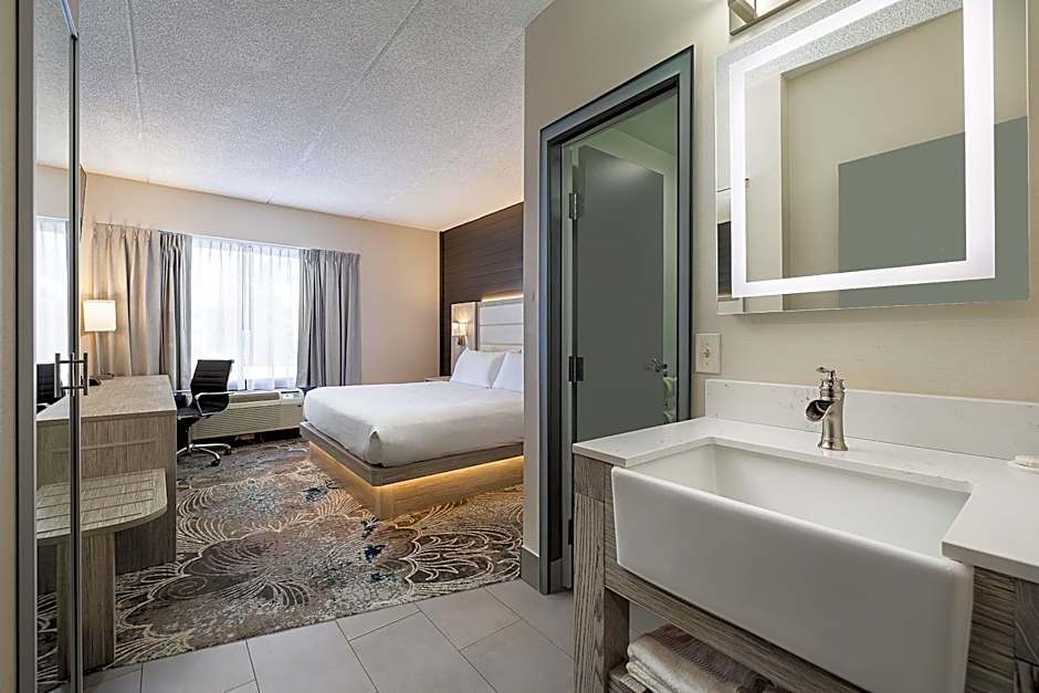 Oakfield Inn & Suites Rochester, an Ascend Collection Hotel