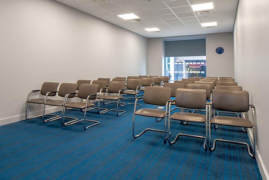 Holiday Inn Express Birmingham-Snow Hill By IHG