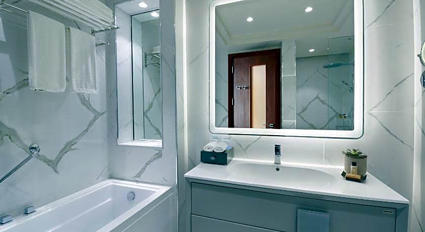 Wyndham Grand Doha West Bay Beach