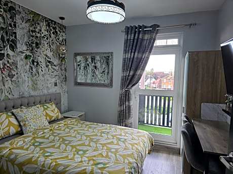 Deluxe Double Room with Balcony and Sea View