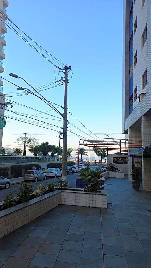 Apto 714 - Prédio em frente mar