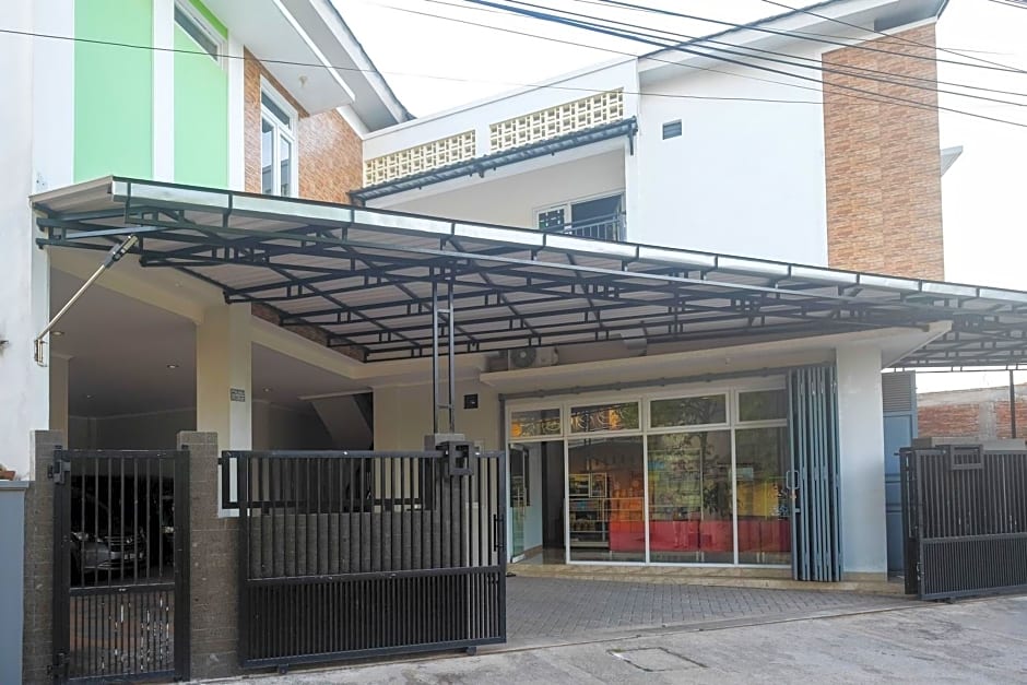 RedDoorz Syariah near Transmart Pabelan Solo