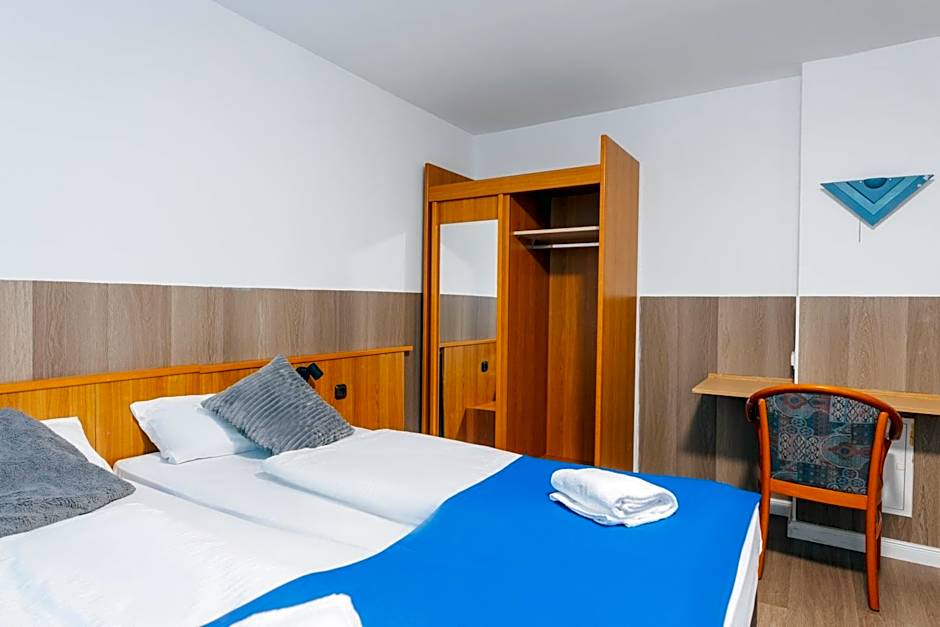 Hotel Hanseat Hamburg - Free Parking
