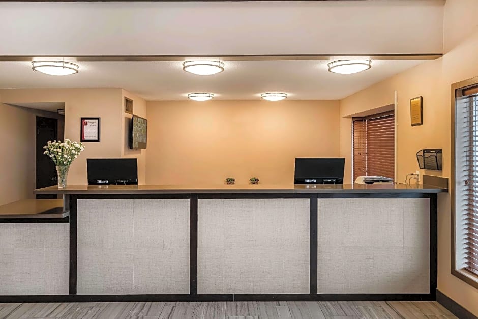 Clarion Inn Near Jblm – Tacoma, WA