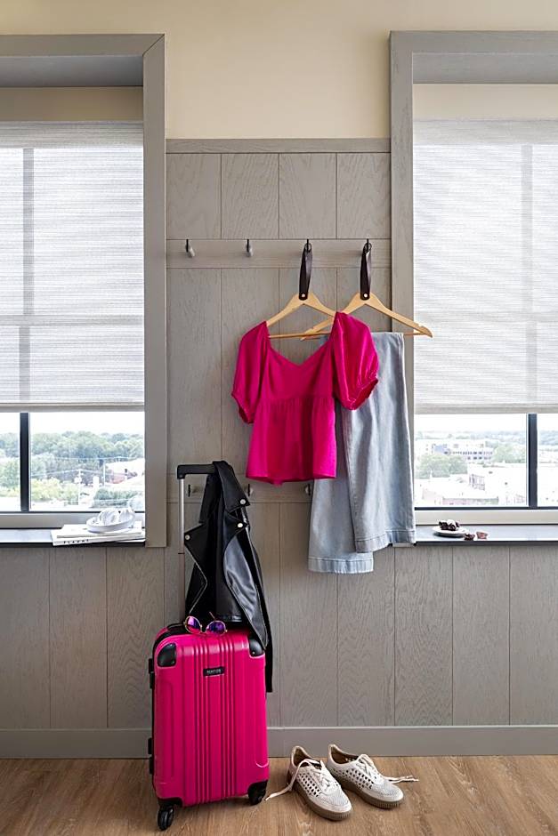 Moxy Springfield Downtown