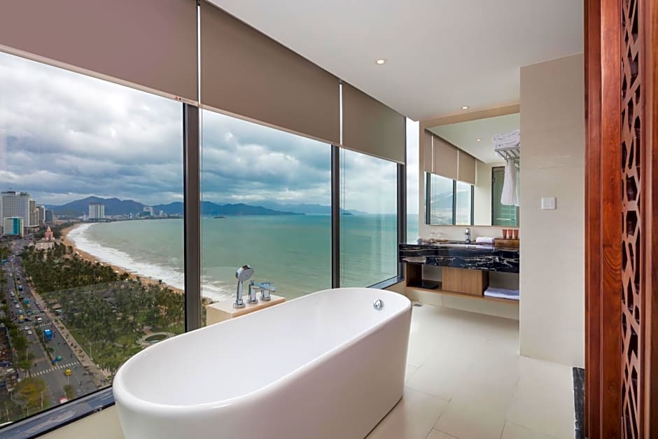 Comodo Nha Trang Hotel