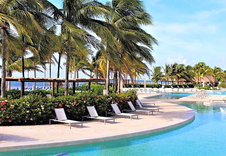 Blue Bay Grand Esmeralda - All Inclusive