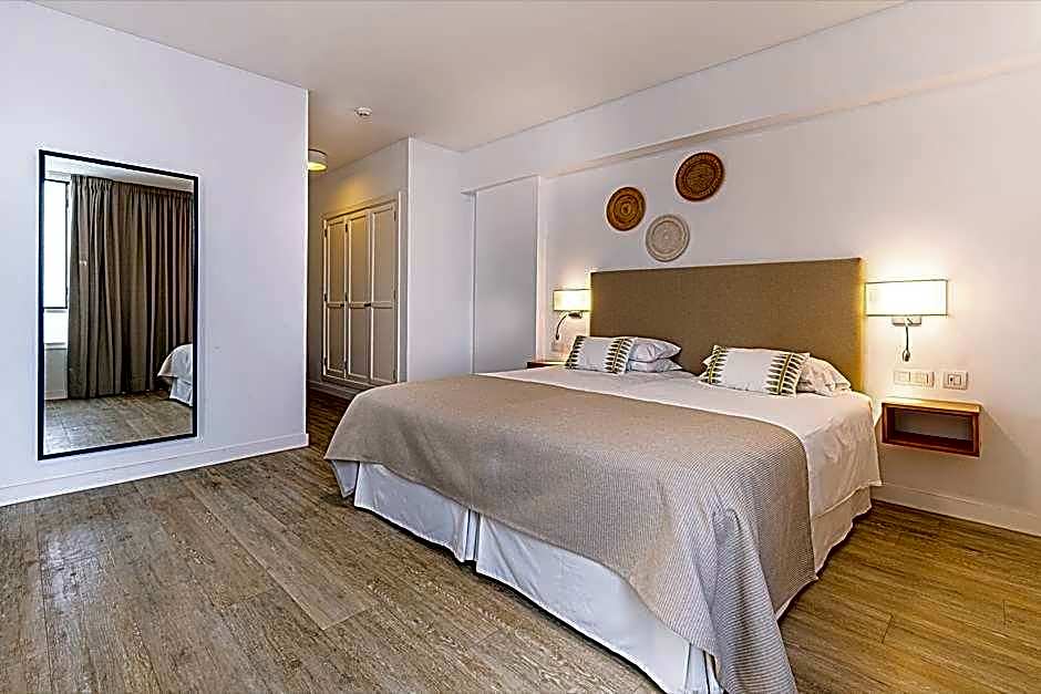Atlantic Holiday Hotel