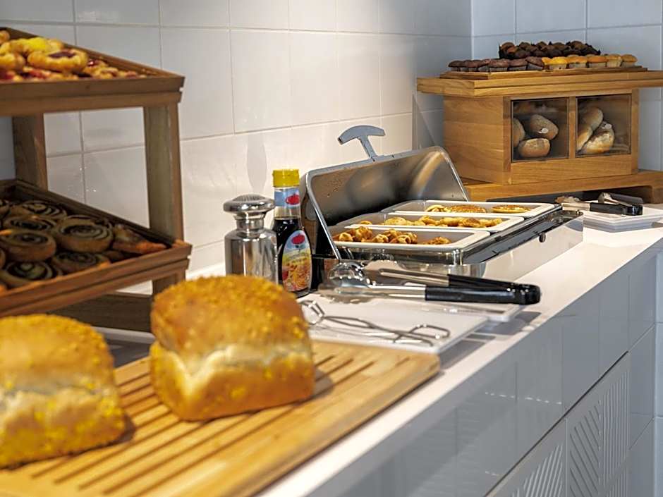 Mercure Amsterdam North Station