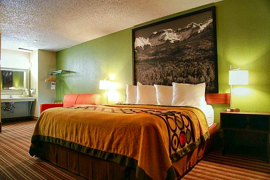 Super 8 by Wyndham Denver Central