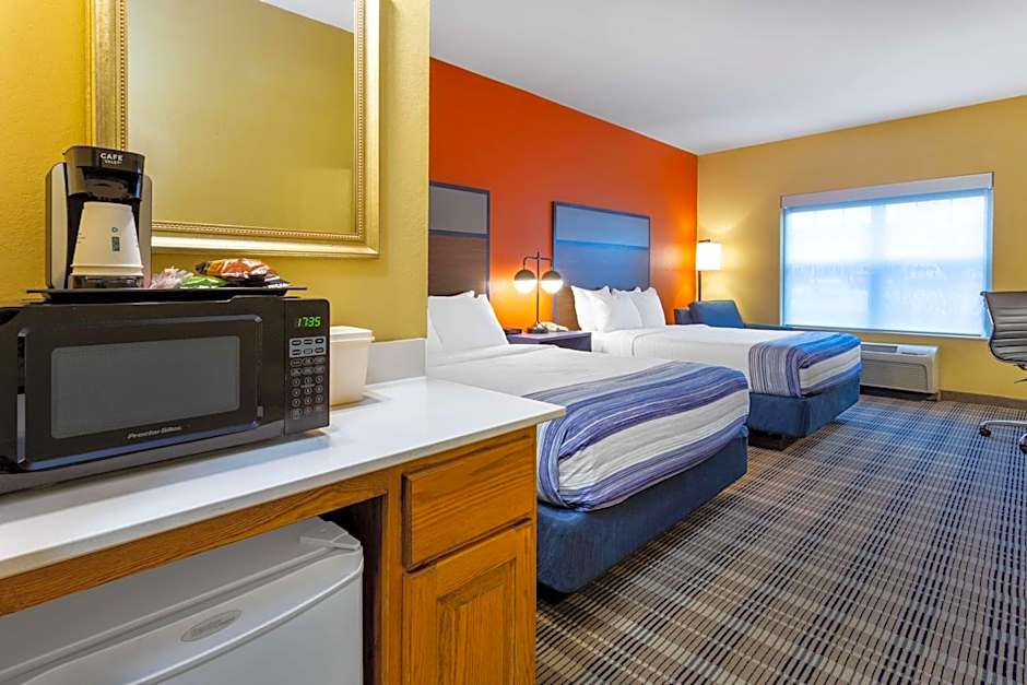 AmericInn by Wyndham Fulton Clinton