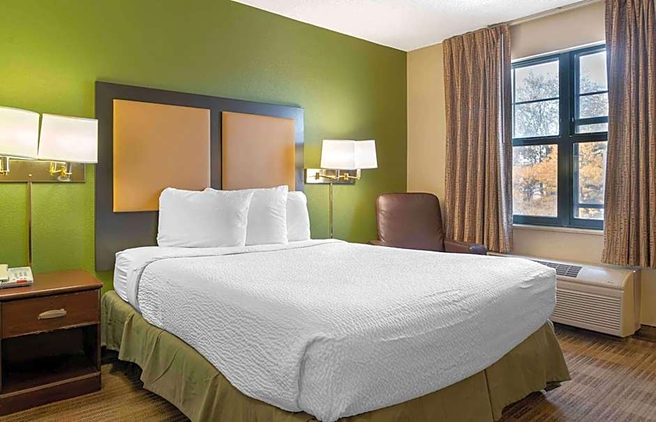 Extended Stay America Suites - Detroit - Metropolitan Airport