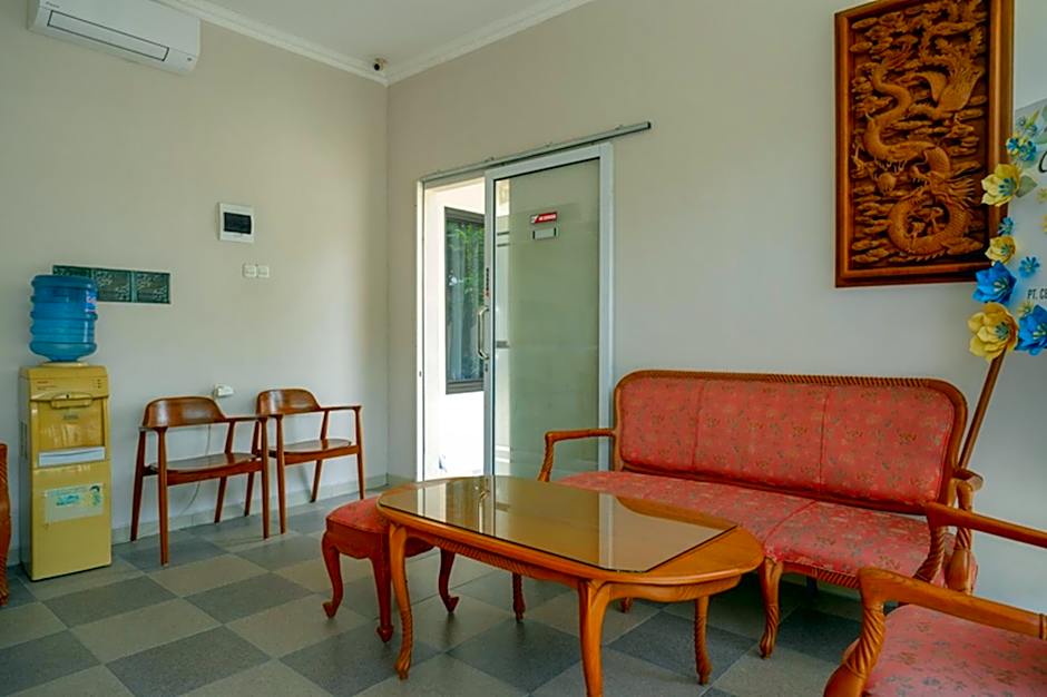 RedDoorz @ Jalan Majapahit Semarang