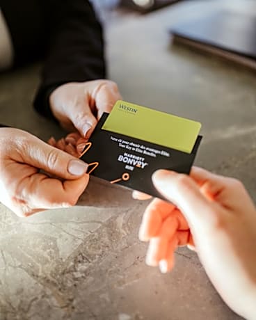 1 Bedroom Larger Suite, 1 King, Sofa bed, Fireplace