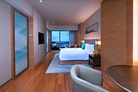 1 Bedroom Suite Lake View