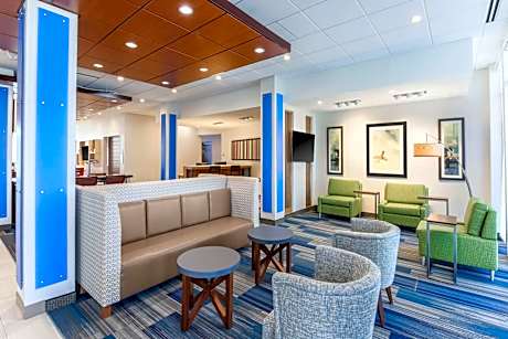Holiday Inn Express & Suites Chicago O'Hare Airport by IHG