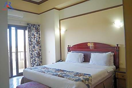 Deluxe Double or Twin Room with City View