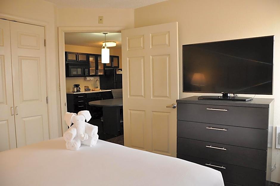 Photo 1 of 8 of 1 Bedroom 1 Queen Bed Suite