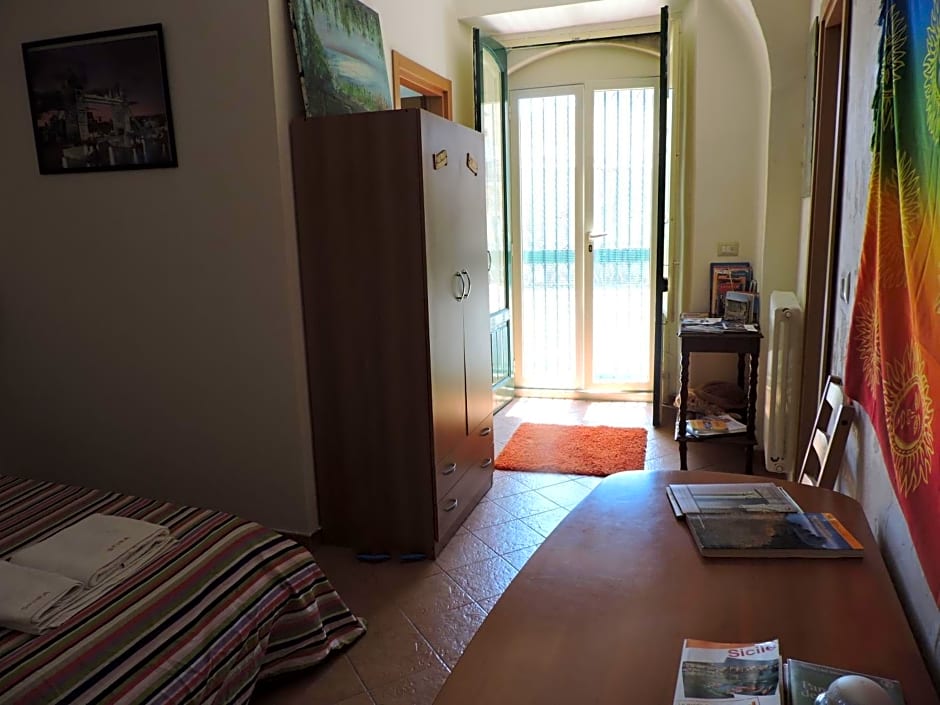 Etna Hiking B&B – Trecastagni, CA