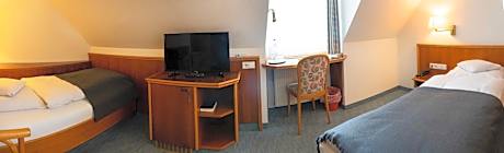 Twin Room with Shower