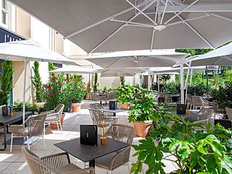 Le Louis Versailles Château Hotel-MGallery