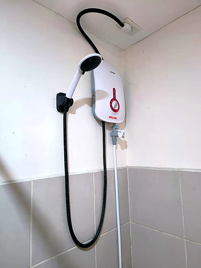 Davao Condo 2BR Pool Wifi Netflix