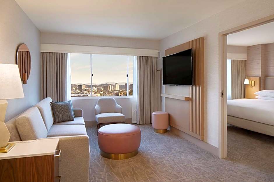 Hilton Santa Monica Hotel & Suites