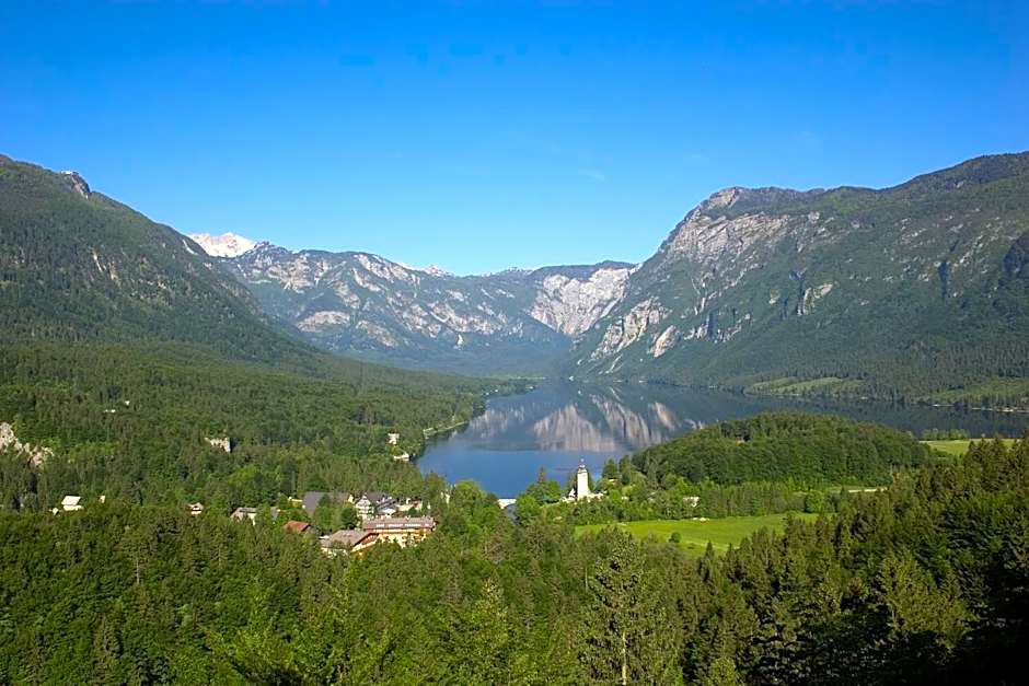 Hotel Jezero