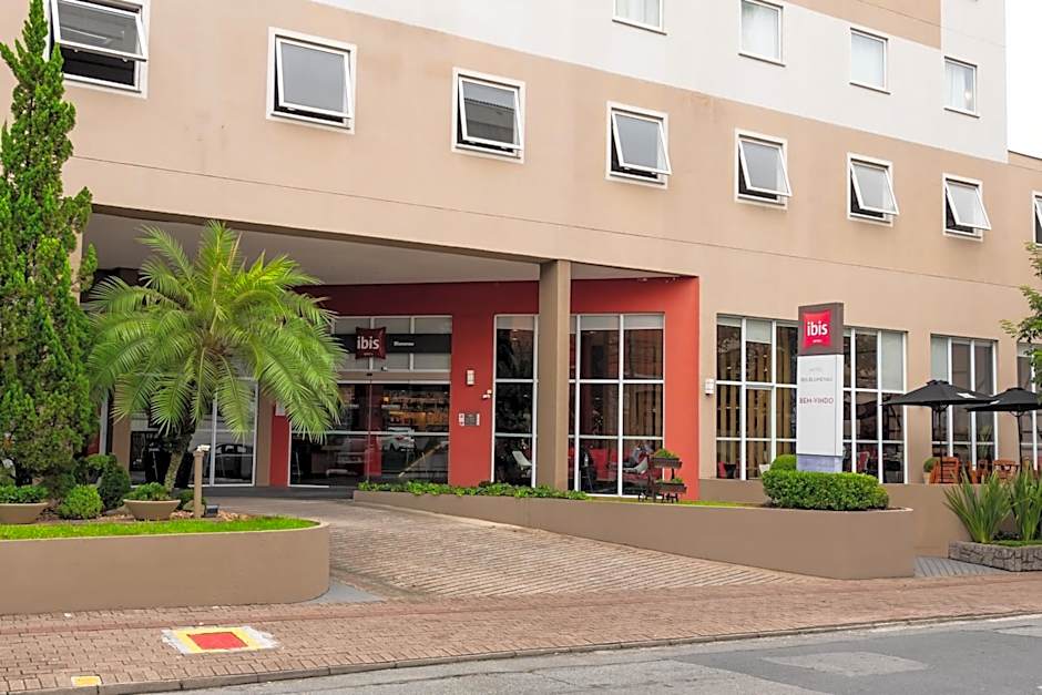 Ibis Blumenau