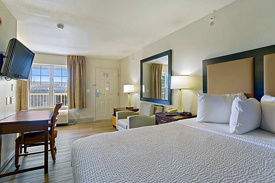 Extended Stay America Suites - Kansas City - Lenexa - 87th St.