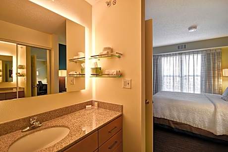 Suite, 1 Bedroom (Hearing Accessible) (1 Queen Bed and 1 Double Sofa Bed)