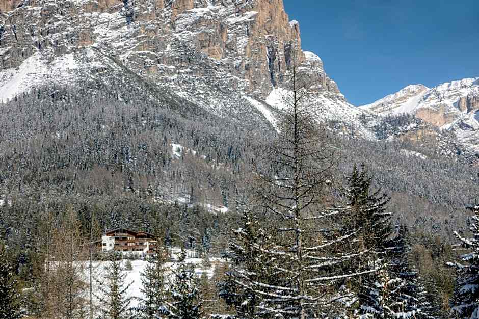 Hotel Ciasa Ai Pini