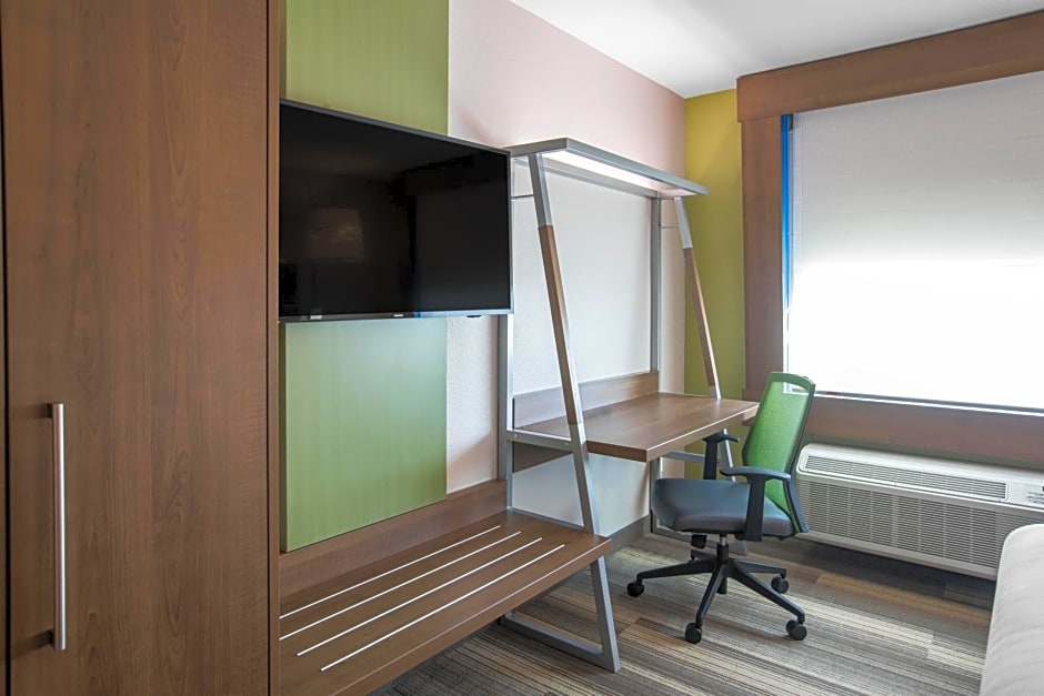 Holiday Inn Express & Suites Ludington By IHG