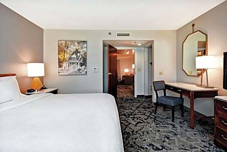 2 Room Suite-1 King Bed-Nonsmoking