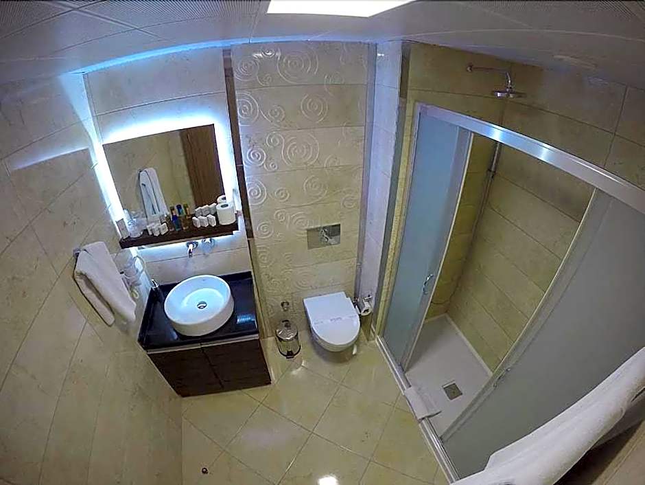 Yol İş Holiday Adana Otel