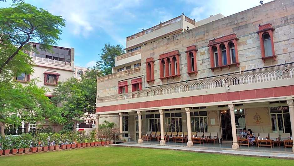 Hotel Arya Niwas