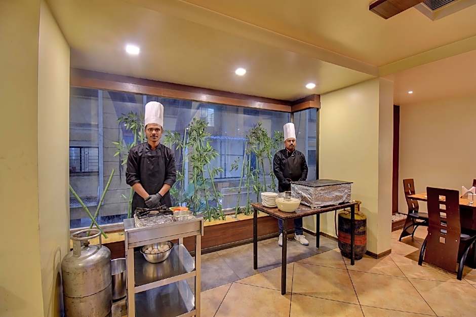 Hotel Lotus Ivy Studios Near Pune Airport
